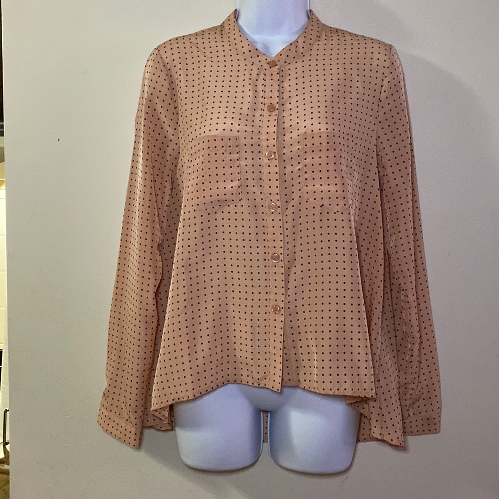 A nice cream buttons down shirt with dots in a size small. From forever 21